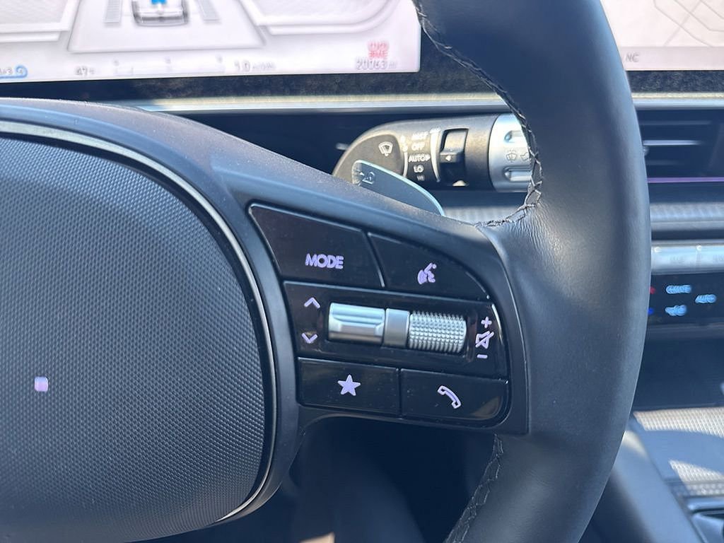 Used 2025 Hyundai Ioniq 6 Limited image 17