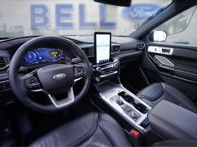 Certified 2023 Ford Explorer Platinum w/ Technology Package AWD/4WD image 11