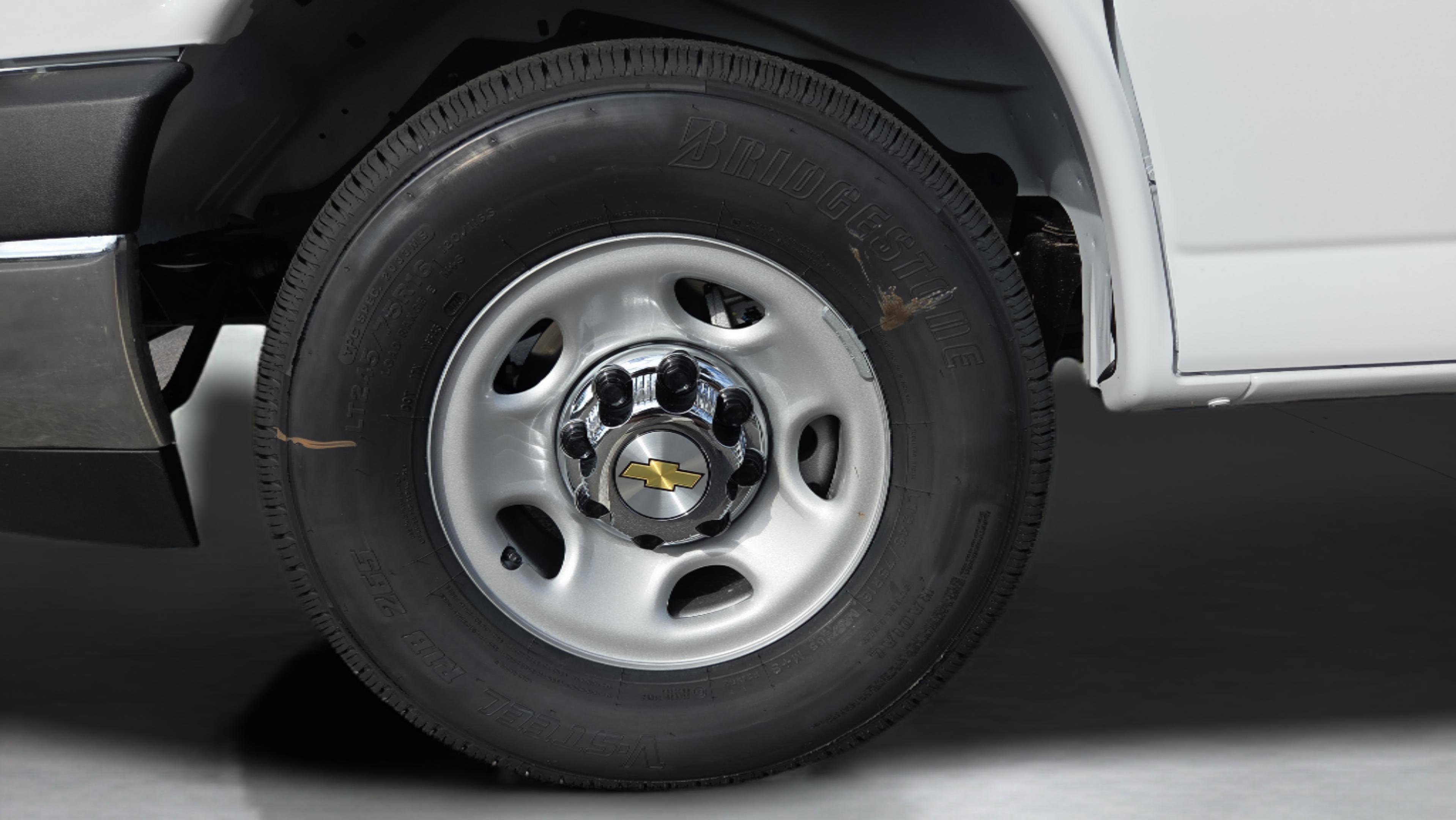 New 2026 Chevrolet Express 2500 LT w/ LT Preferred Equipment Group image 28