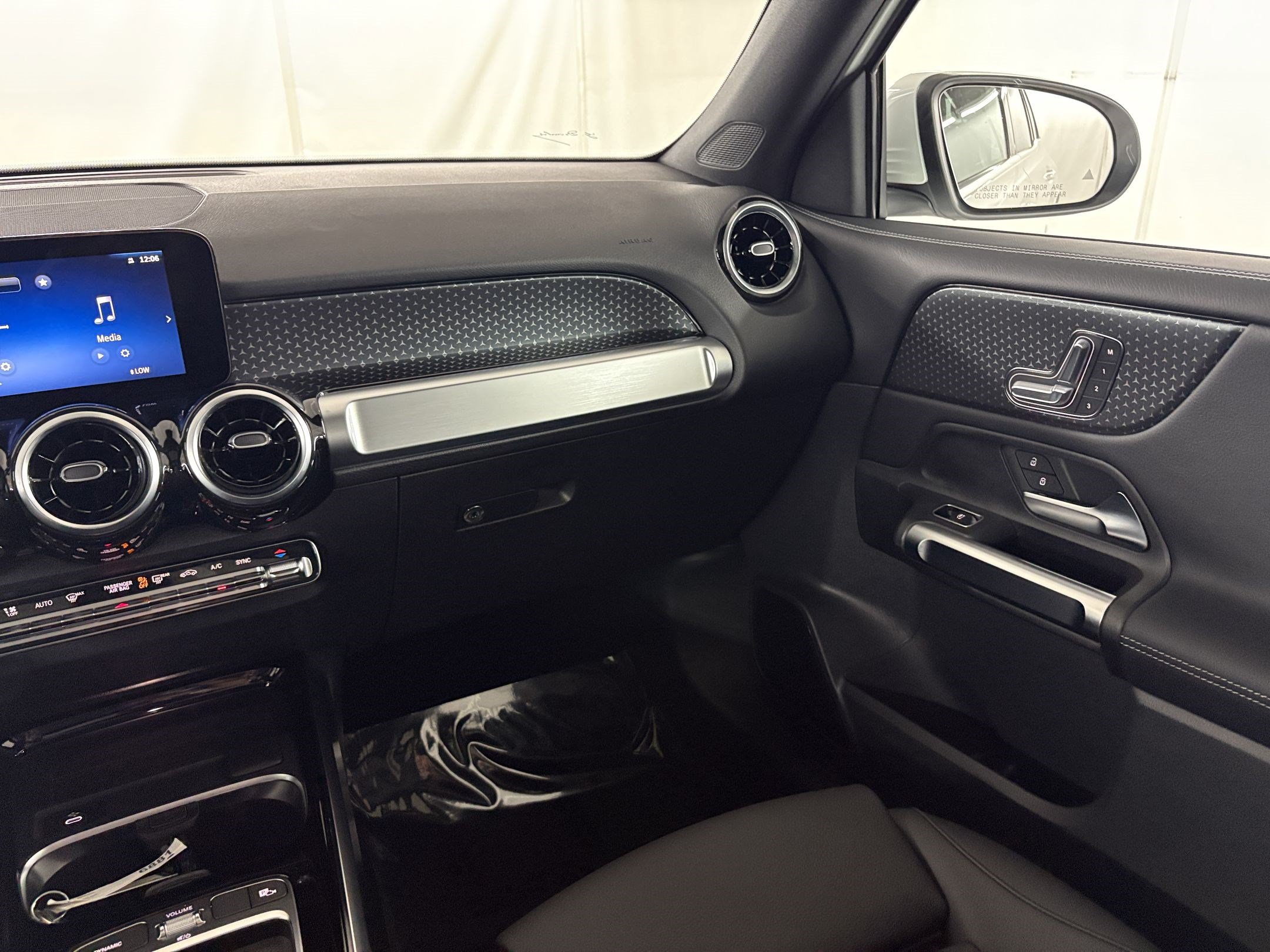 Certified 2026 Mercedes-Benz GLB 250 image 41