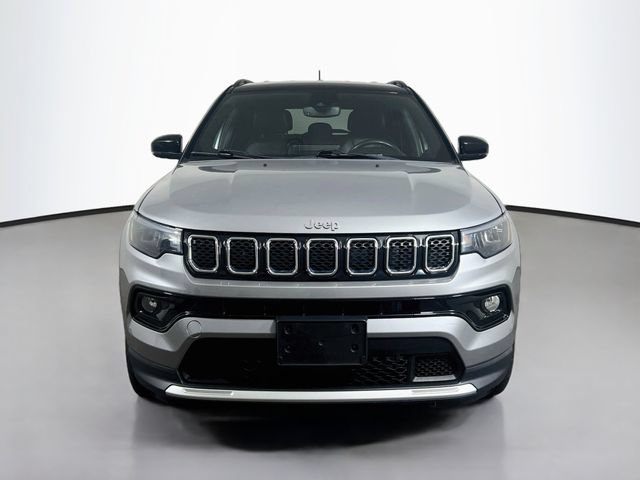 Used 2023 Jeep Compass Limited AWD/4WD image 2