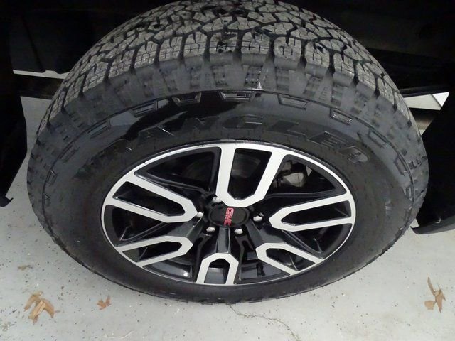 Certified 2024 GMC Sierra 1500 AT4 w/ AT4 Preferred Package image 30