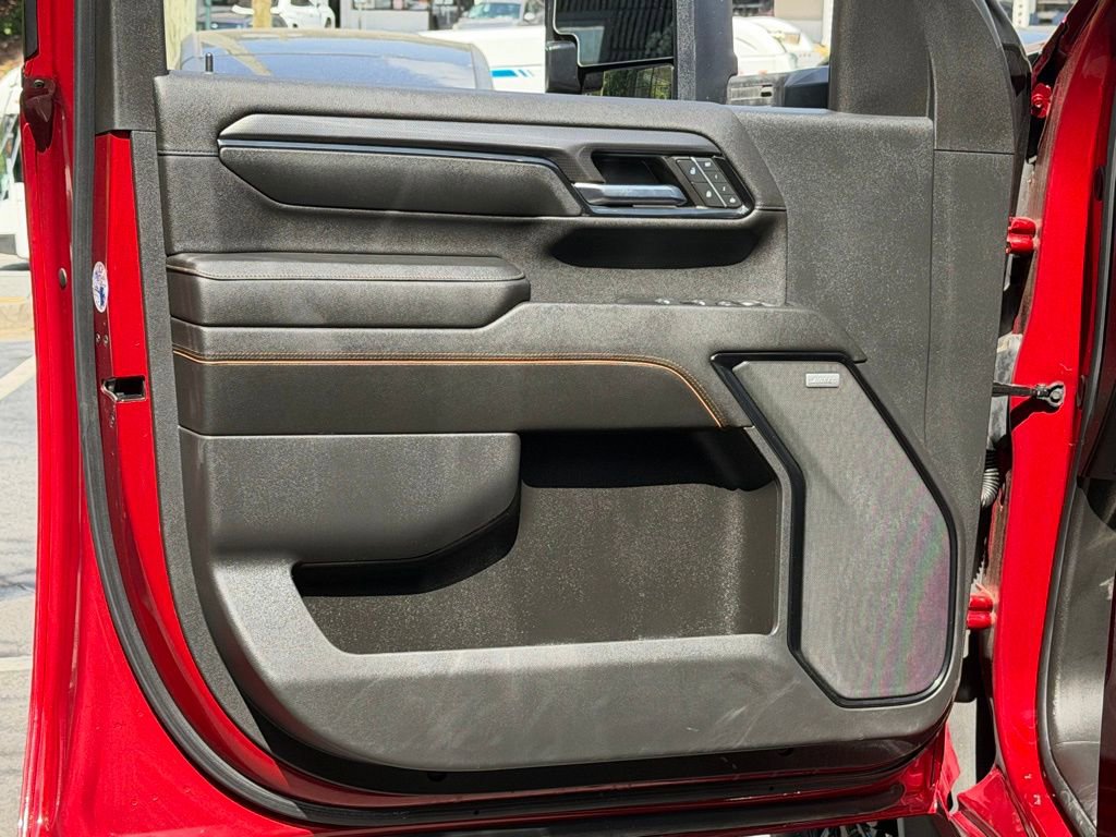 Used 2024 GMC Sierra 2500 AT4 w/ Technology Package AWD/4WD image 29