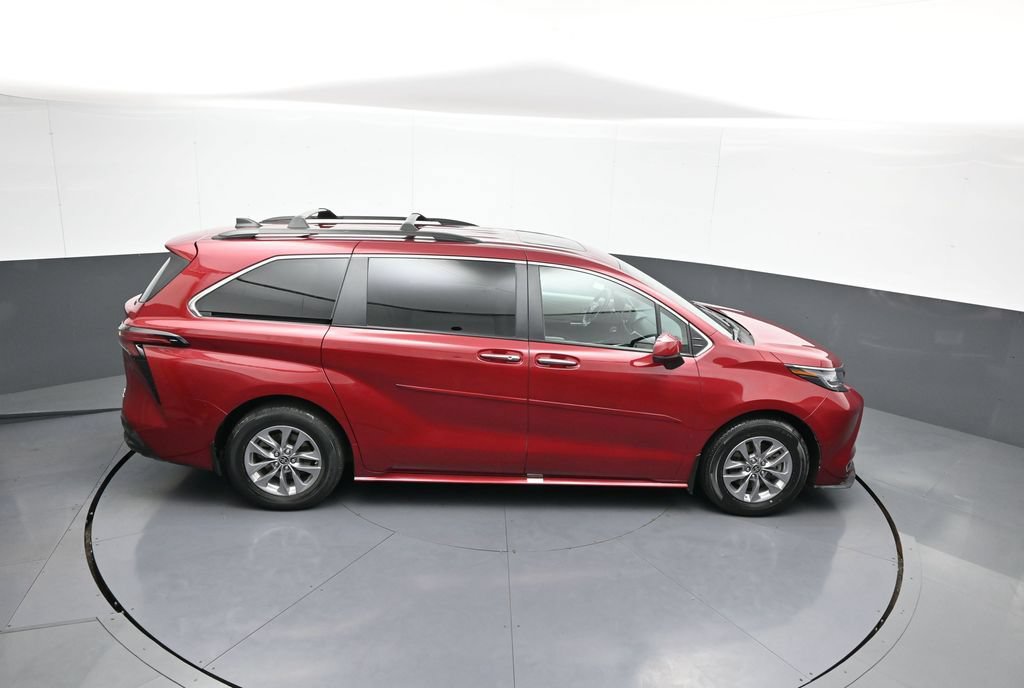 Certified 2022 Toyota Sienna XLE AWD/4WD image 39