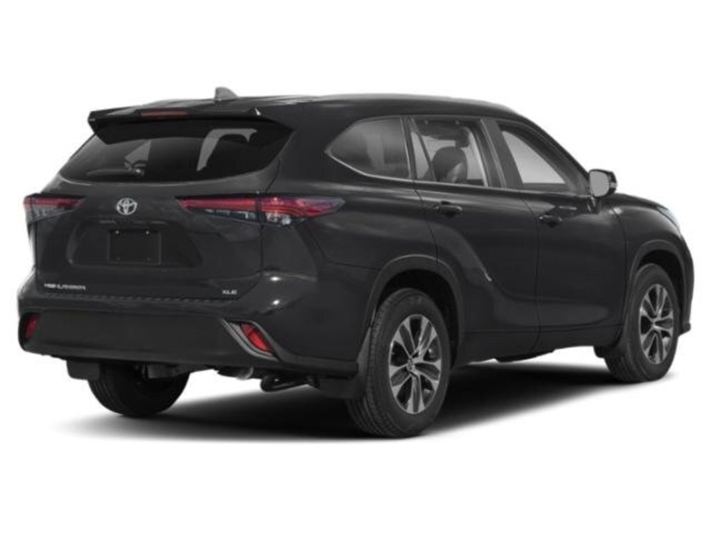 New 2026 Toyota Highlander XLE image 3