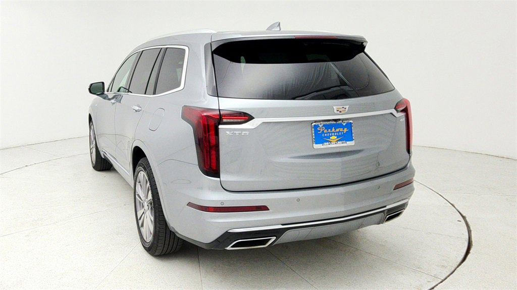 Used 2025 Cadillac XT6 Premium Luxury image 5