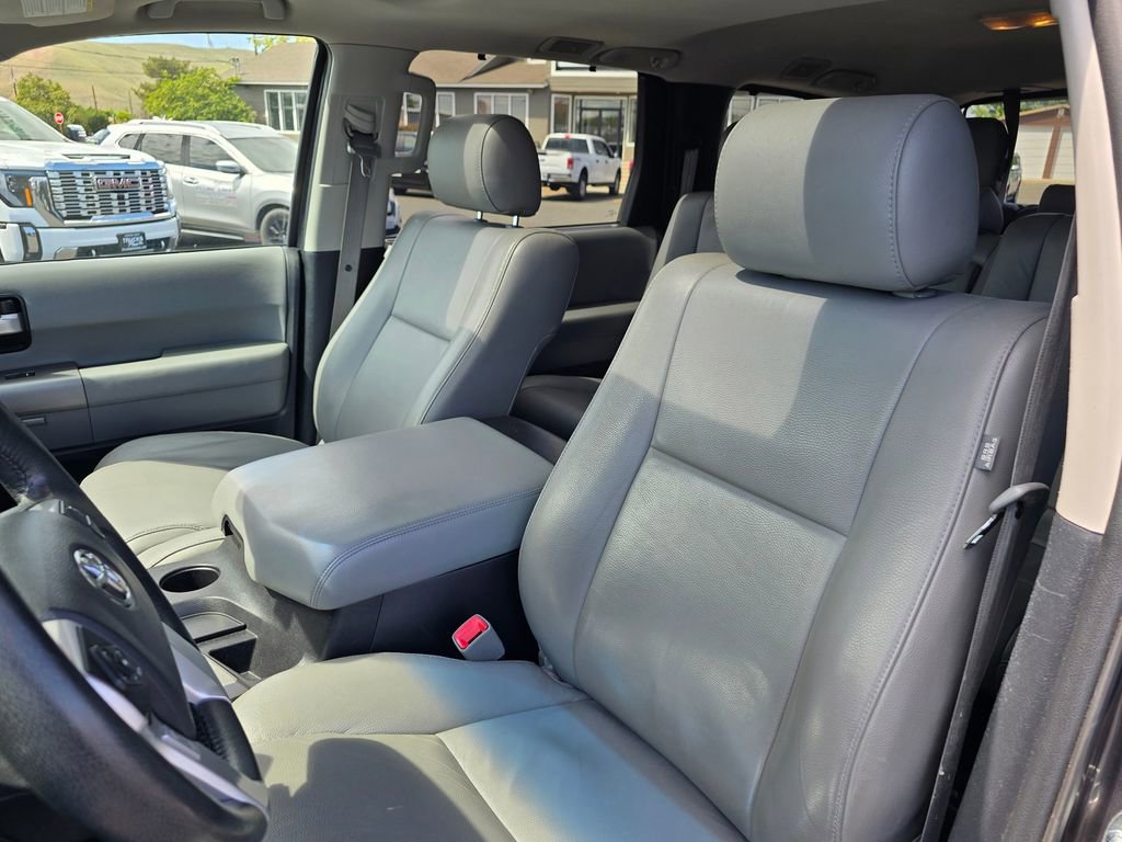 Used 2016 Toyota Sequoia Limited image 24