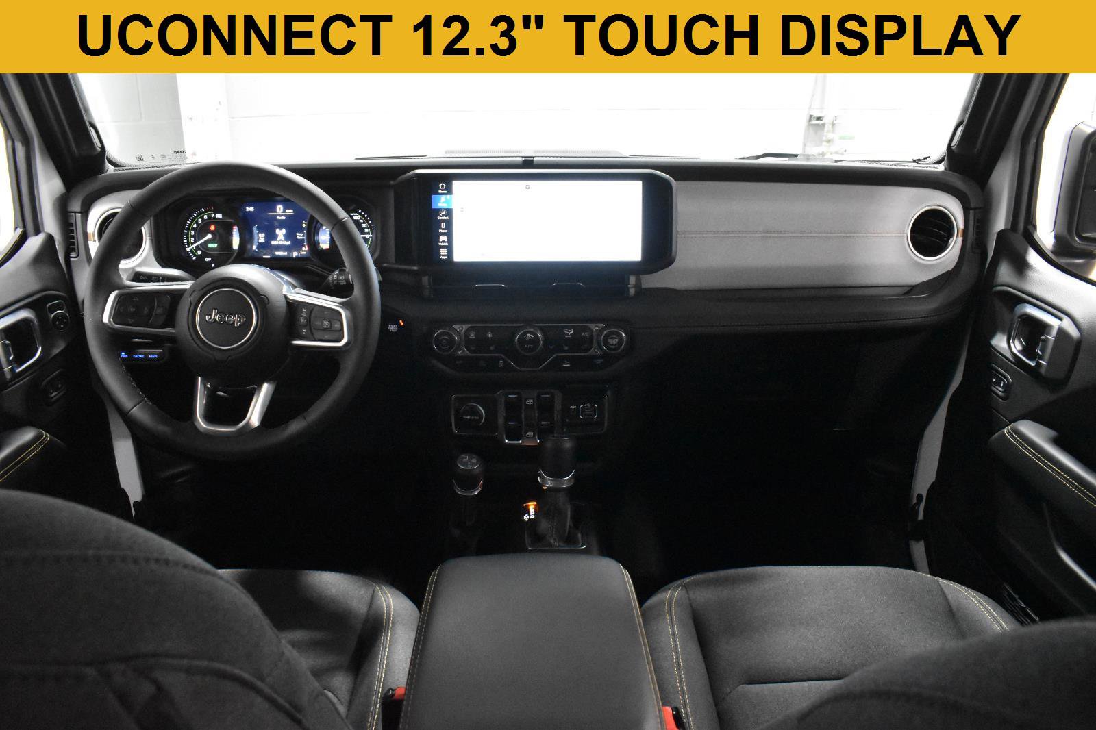 Used 2025 Jeep Wrangler Unlimited Sahara AWD/4WD image 2