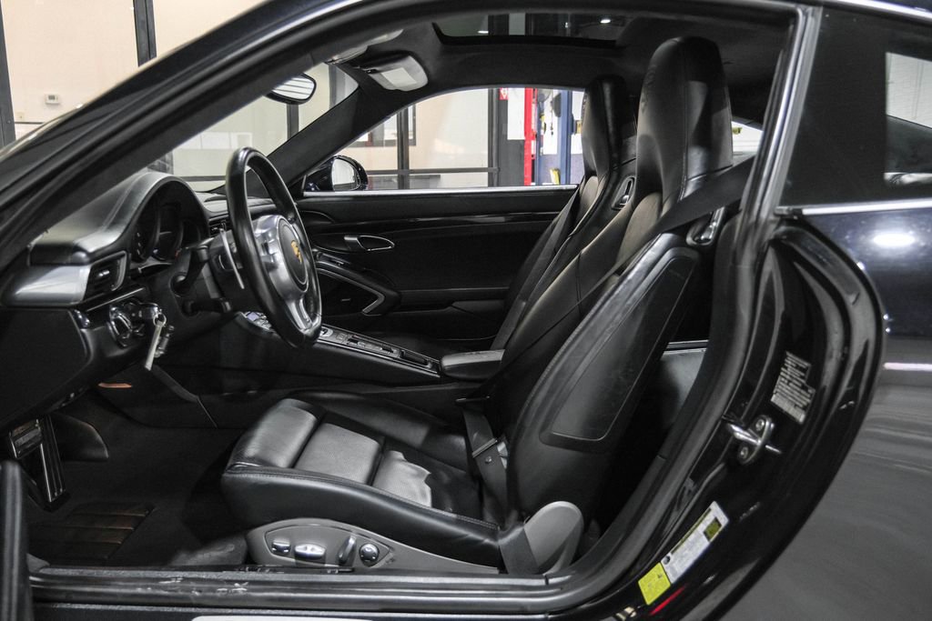 Used 2016 Porsche 911 Carrera Black Edition RWD image 34