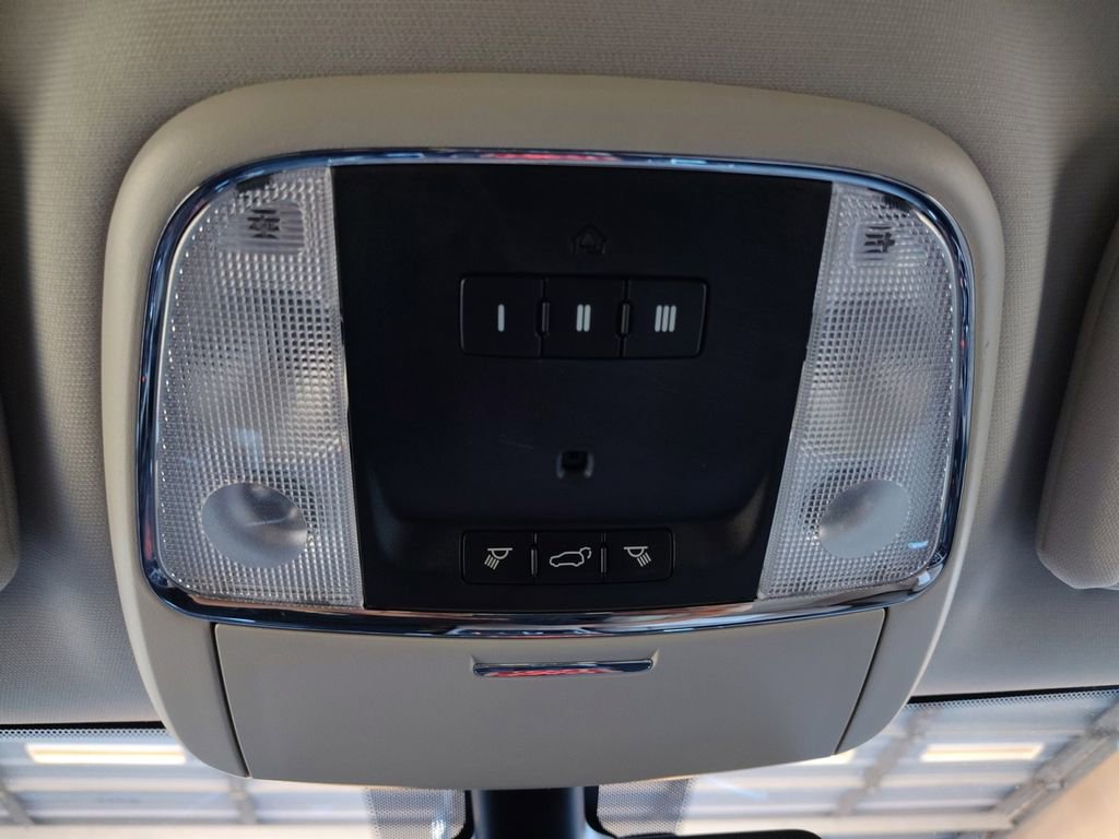 Used 2015 Dodge Durango Limited w/ Nav & Power Liftgate Group image 7