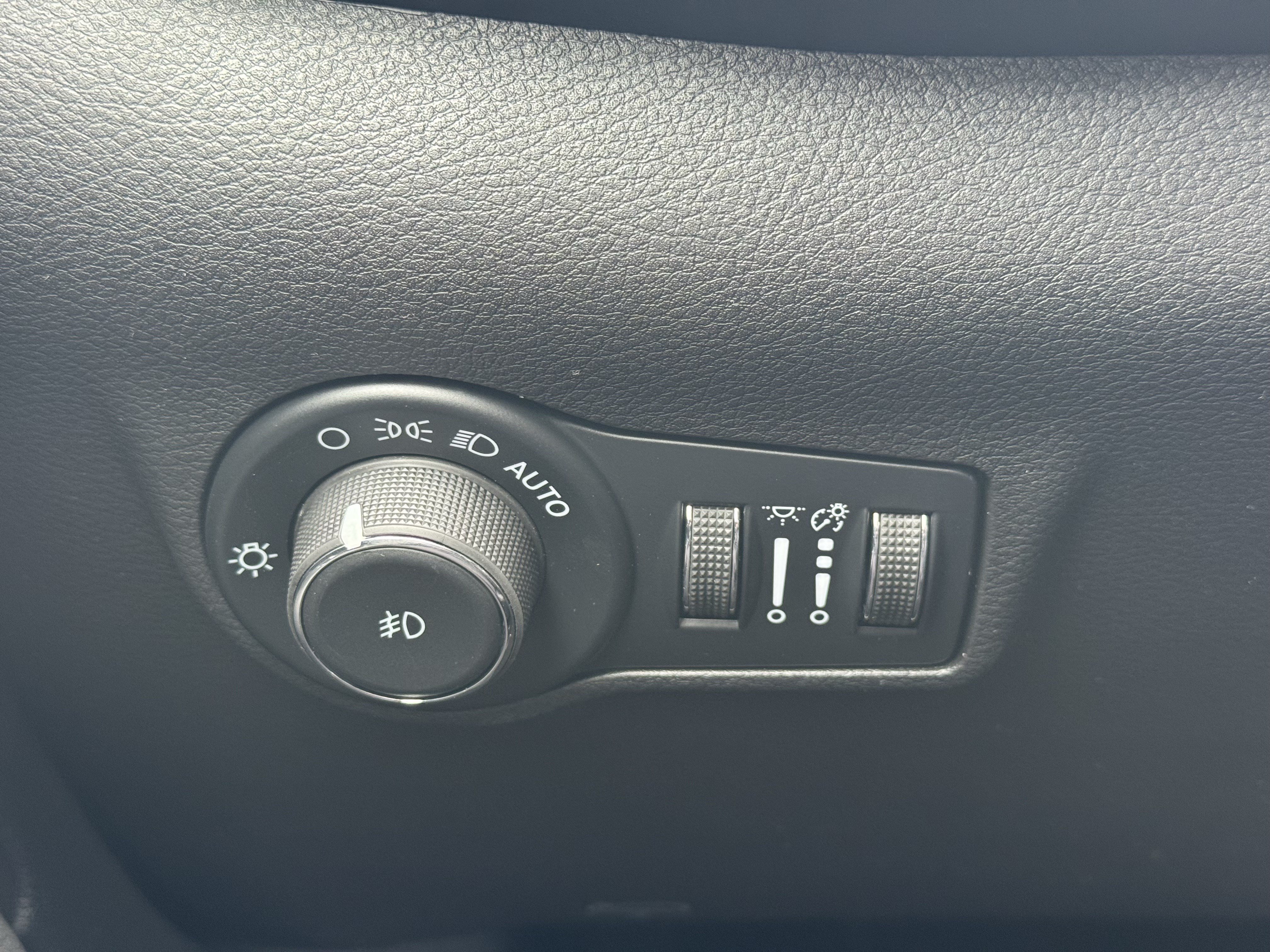 New 2026 Jeep Compass Latitude AWD/4WD image 28