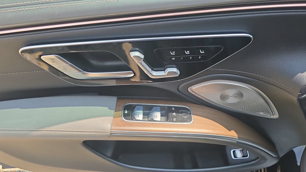 Used 2022 Mercedes-Benz EQS 450+ Sedan image 16
