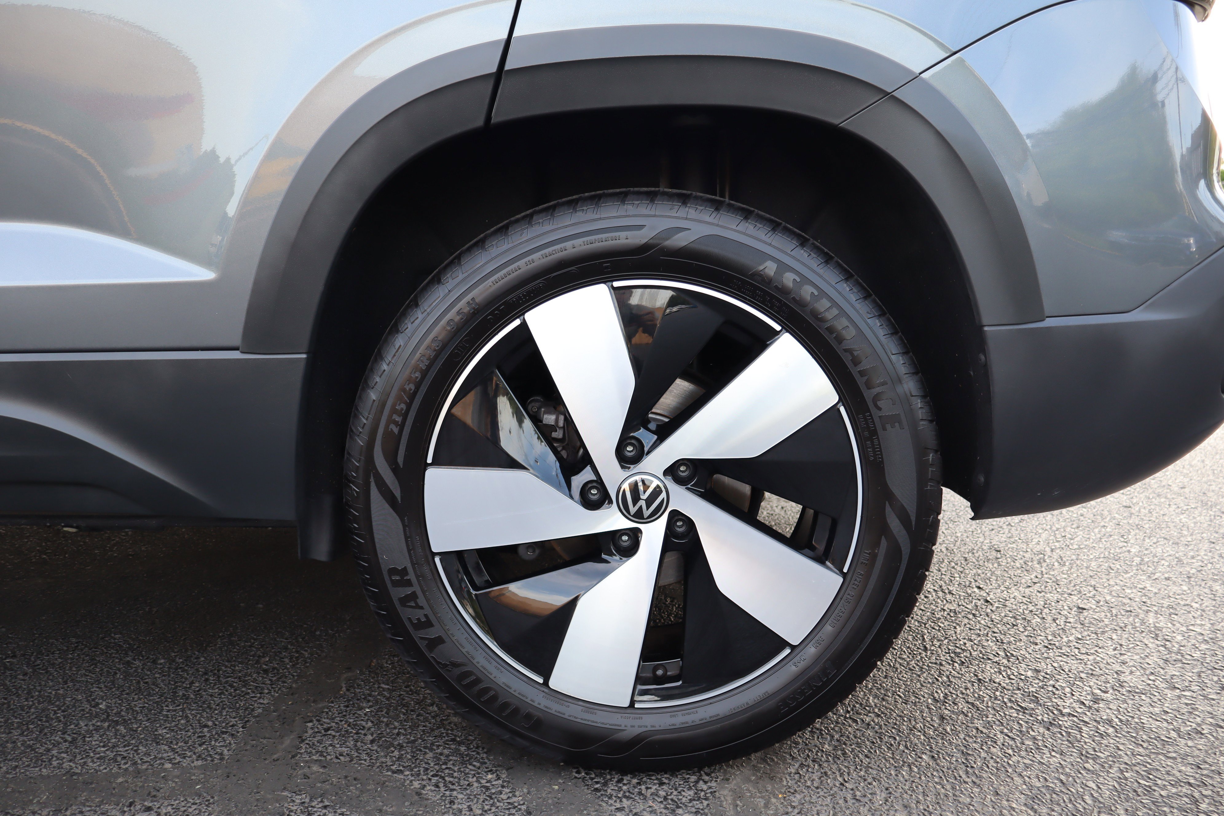 Certified 2025 Volkswagen Taos S image 11