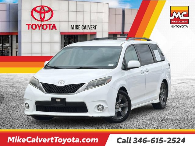 Used 2015 Toyota Sienna SE FWD image 1