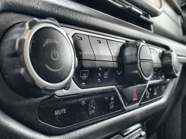 Used 2024 Jeep Gladiator Mojave w/ Safety Group AWD/4WD image 30