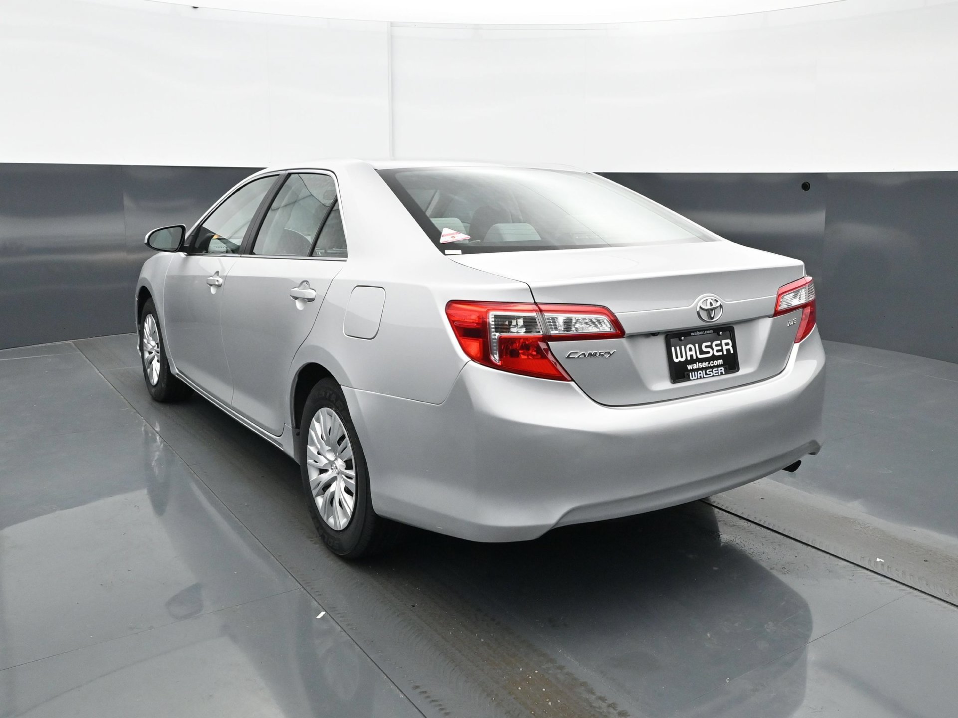 Used 2014 Toyota Camry LE FWD image 5