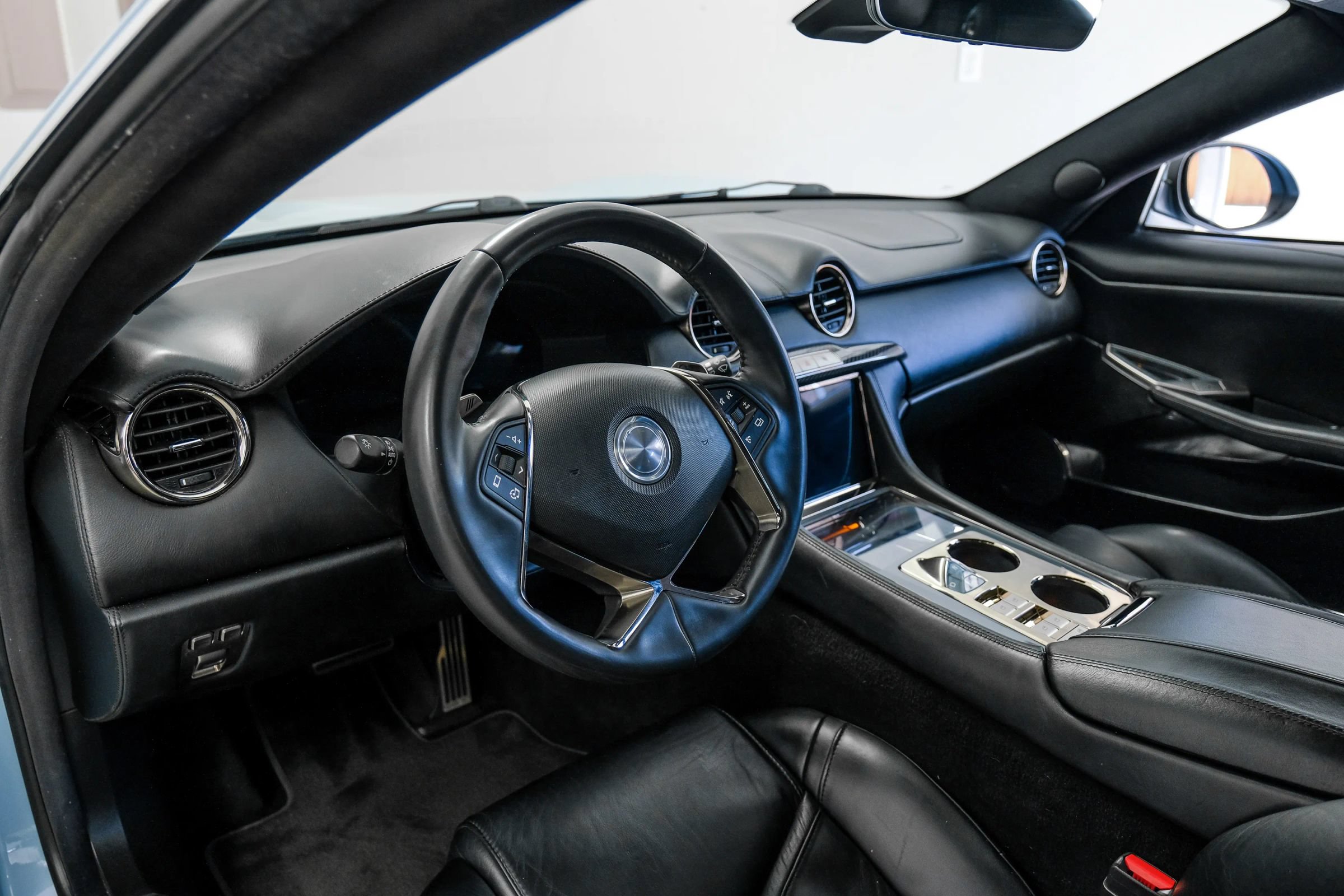 Used 2018 Karma Revero Luxury RWD image 2