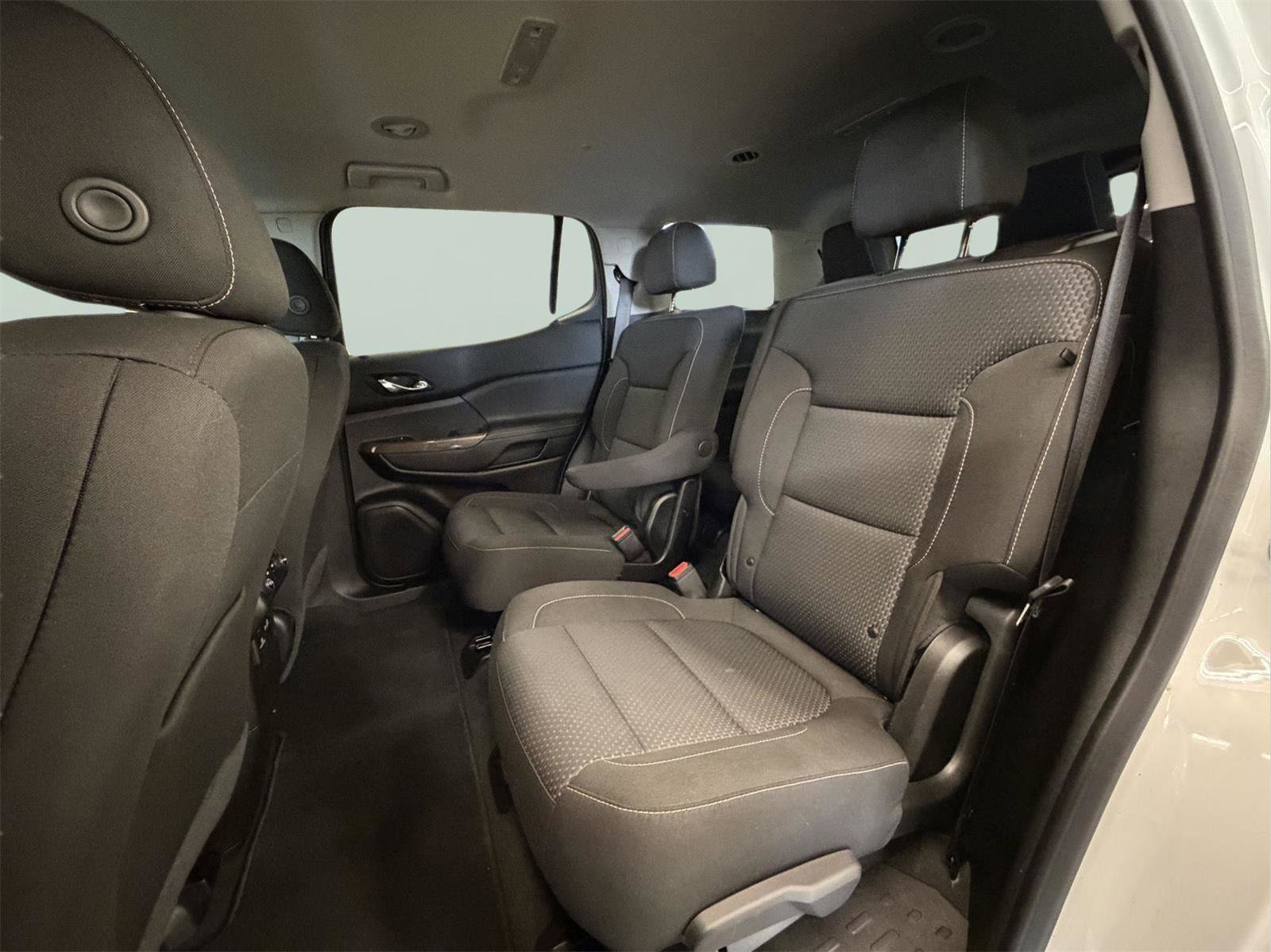 Certified 2023 GMC Acadia SLE w/ Driver Convenience Package image 27