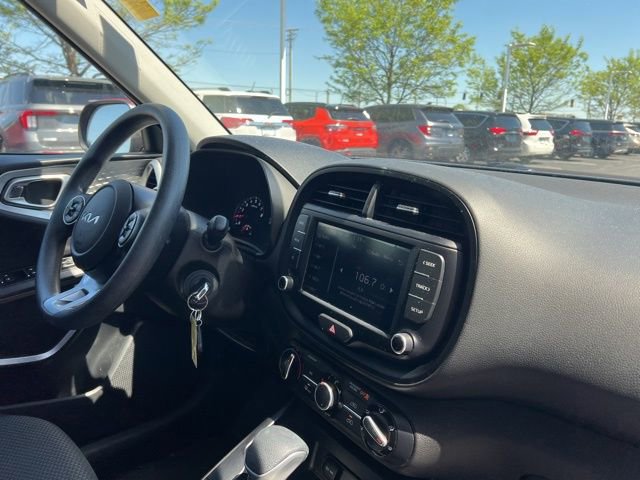 Certified 2022 Kia Soul LX image 30