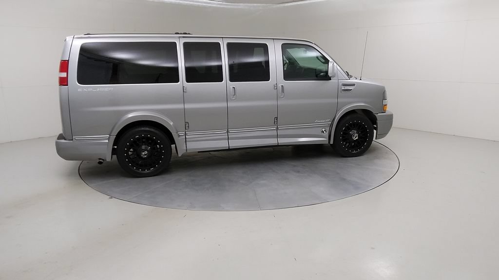 Used 2020 Chevrolet Express 2500 w/ Enhanced Convenience Package RWD image 11