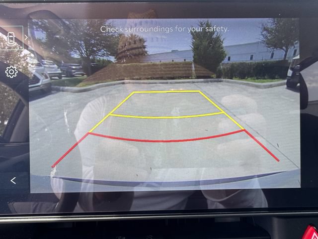Used 2025 Kia Carnival EX FWD image 29