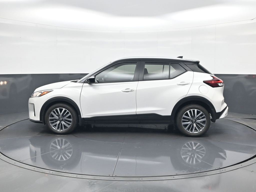 Used 2024 Nissan Kicks SV image 4