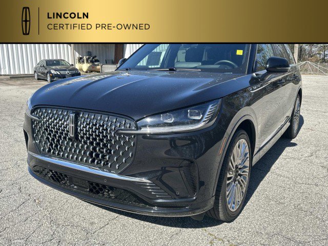 Certified 2025 Lincoln Aviator Black Label image 3