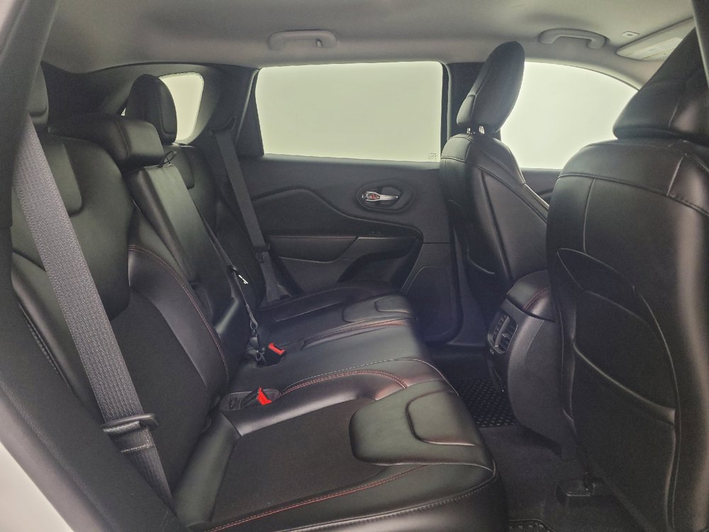 Used 2019 Jeep Cherokee Trailhawk w/ Cold Weather Group AWD/4WD image 19