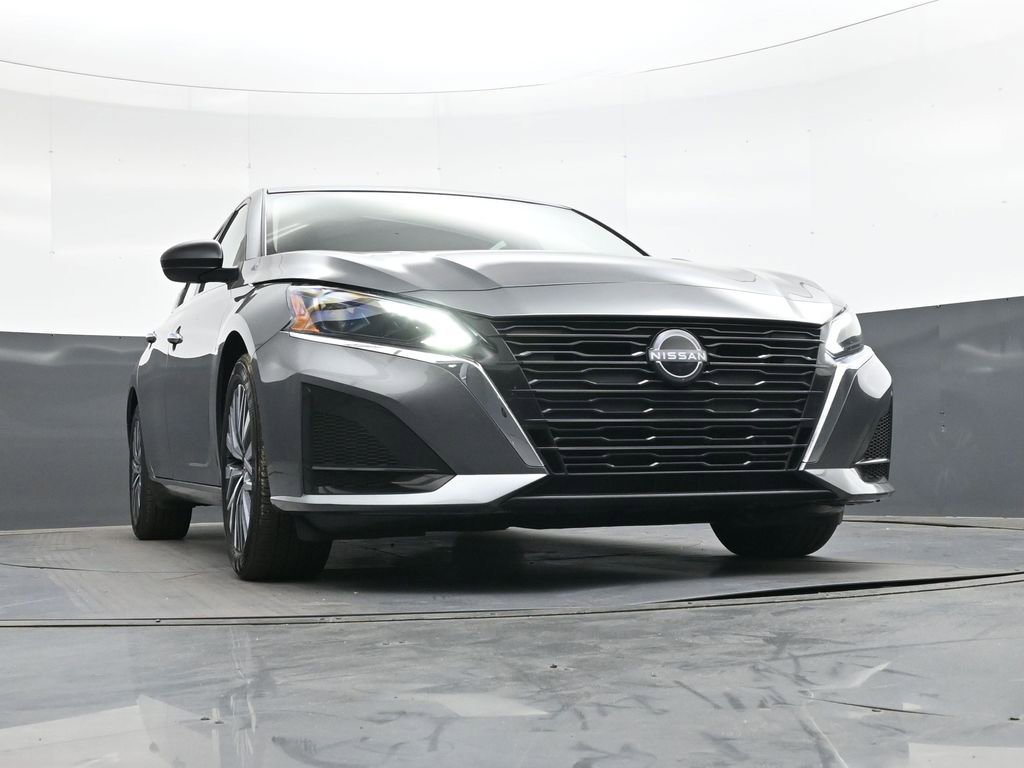 Used 2025 Nissan Altima 2.5 SV image 45