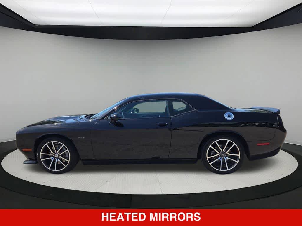 Used 2023 Dodge Challenger R/T RWD image 3