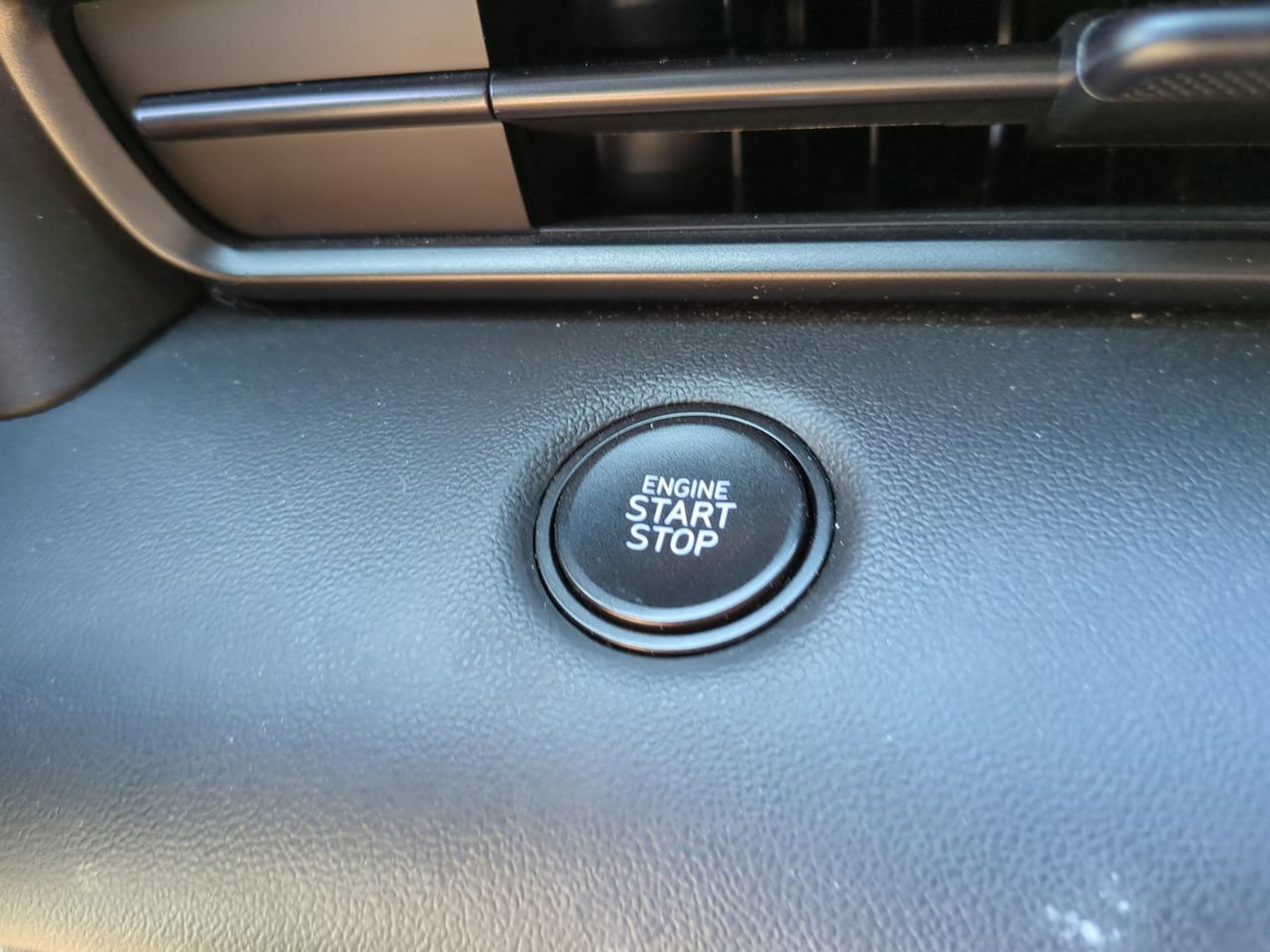 Used 2025 Hyundai Elantra Sport FWD image 28