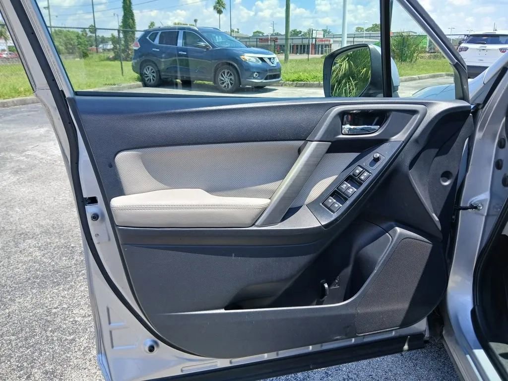 Used 2017 Subaru Forester 2.5i Limited image 9