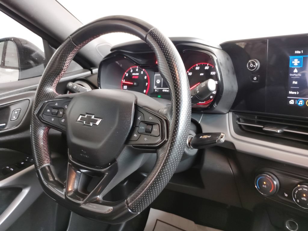 Used 2024 Chevrolet Trax RS FWD image 31
