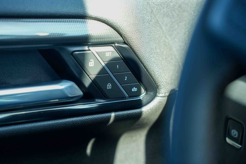 Used 2025 GMC Sierra 2500 AT4 w/ AT4 Premium Plus Package AWD/4WD image 28