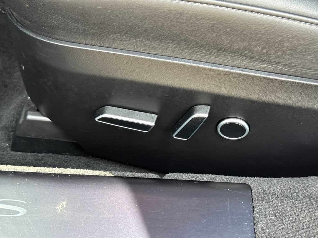 Used 2022 Tesla Model S AWD/4WD image 28