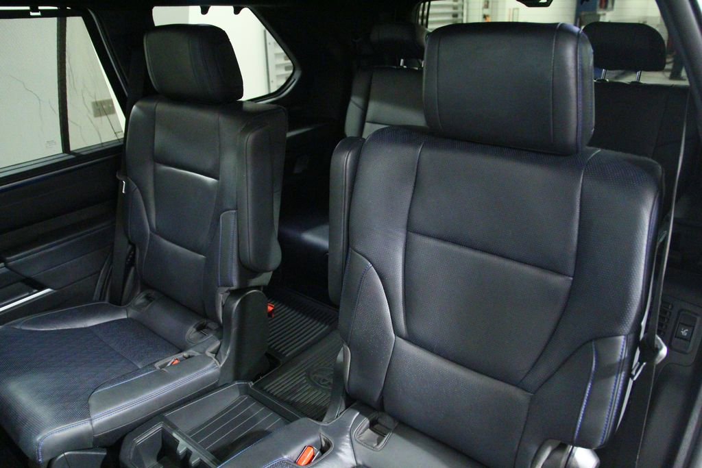 Used 2024 Toyota Sequoia Platinum AWD/4WD image 29