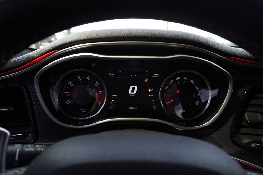 Used 2018 Dodge Challenger SRT image 15