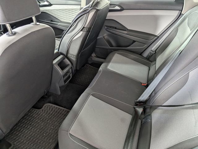 Used 2022 Volkswagen Taos S image 16