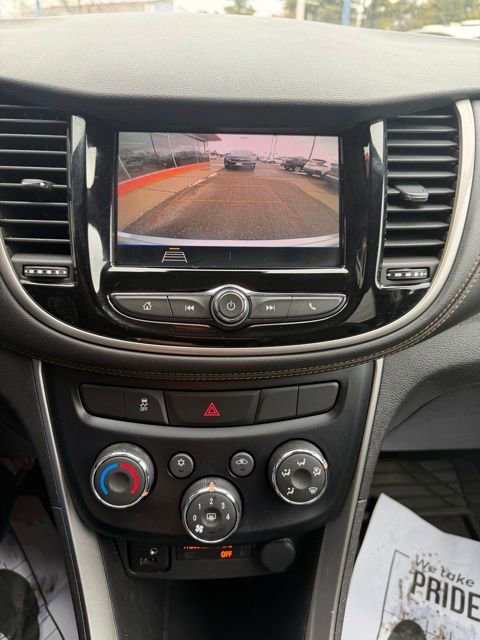 Used 2020 Chevrolet Trax LT w/ Driver Confidence Package AWD/4WD image 24