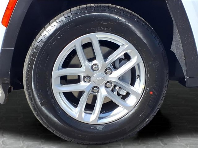 New 2025 Jeep Grand Cherokee Laredo X w/ Luxury Tech Group I image 6