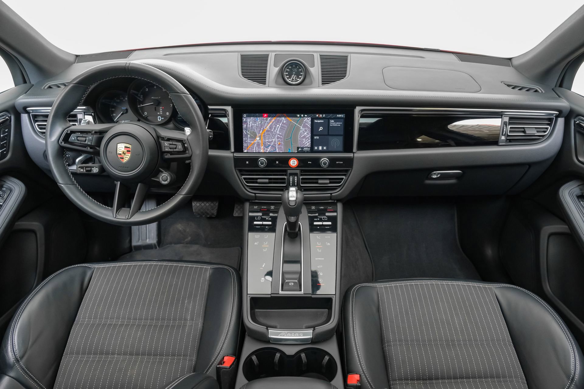 Used 2023 Porsche Macan Turbo AWD/4WD image 19