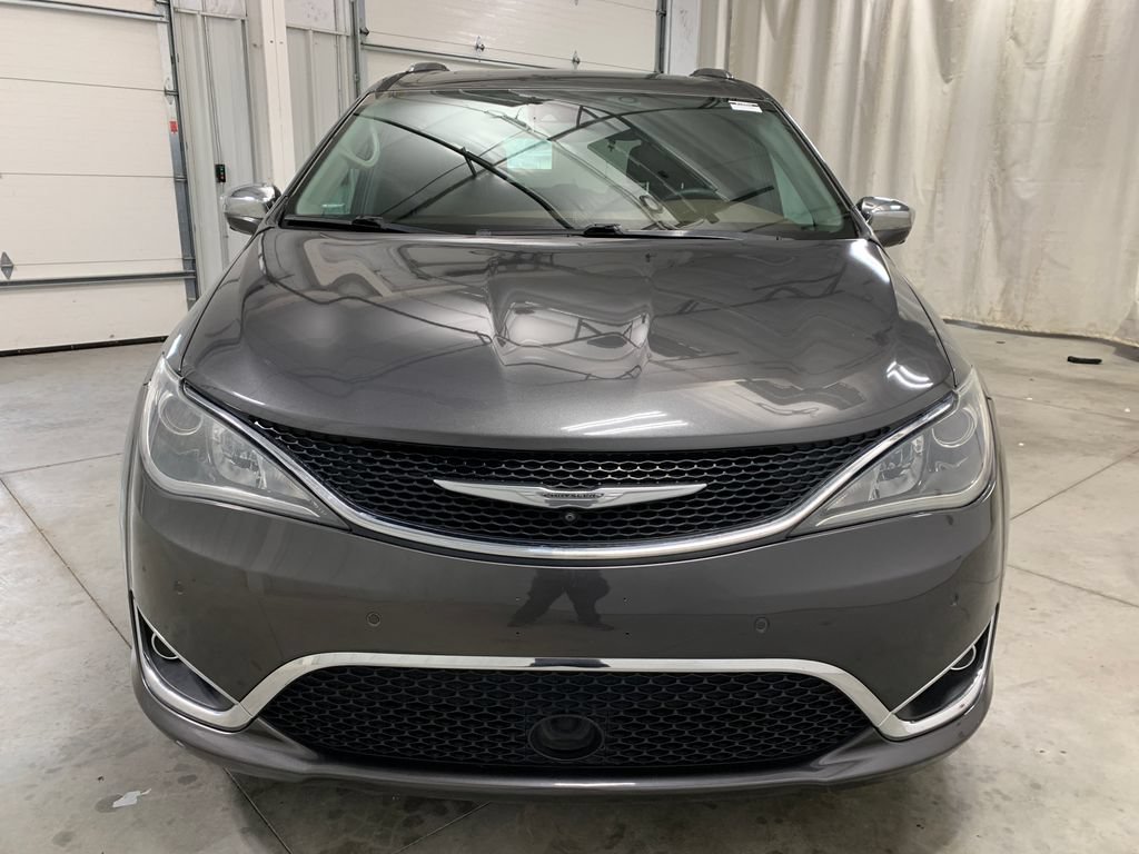 Used 2017 Chrysler Pacifica Limited FWD image 15