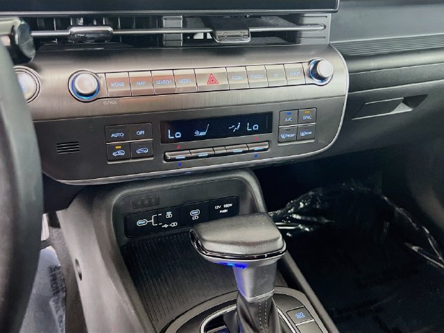 Used 2025 Hyundai Kona SEL FWD image 15