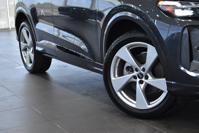 Used 2025 Audi Q5 Premium Plus w/ Premium Plus AWD/4WD image 4