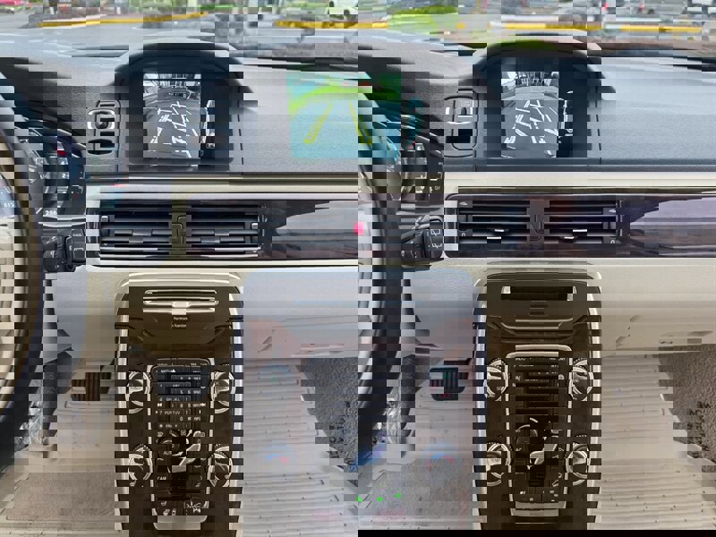 Used 2015 Volvo XC70 T6 Platinum w/ Protection Package image 47