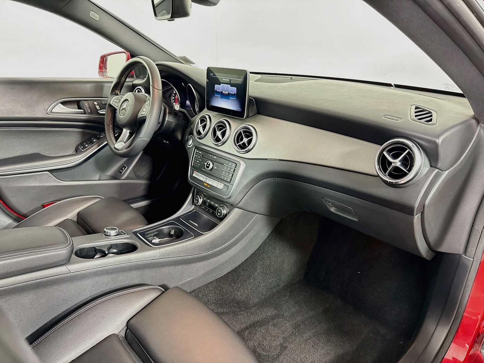 Used 2018 Mercedes-Benz CLA 250 4MATIC image 27