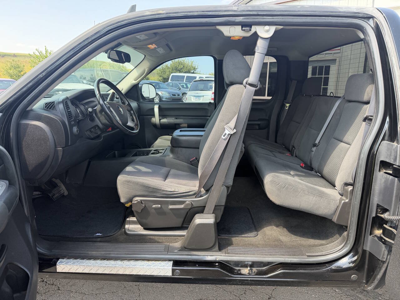 Used 2008 Chevrolet Silverado 1500 LT w/ Towing Package AWD/4WD image 14