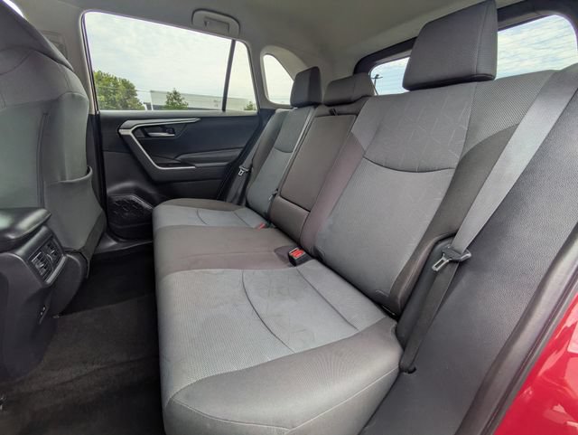 Used 2025 Toyota RAV4 XLE AWD/4WD image 14