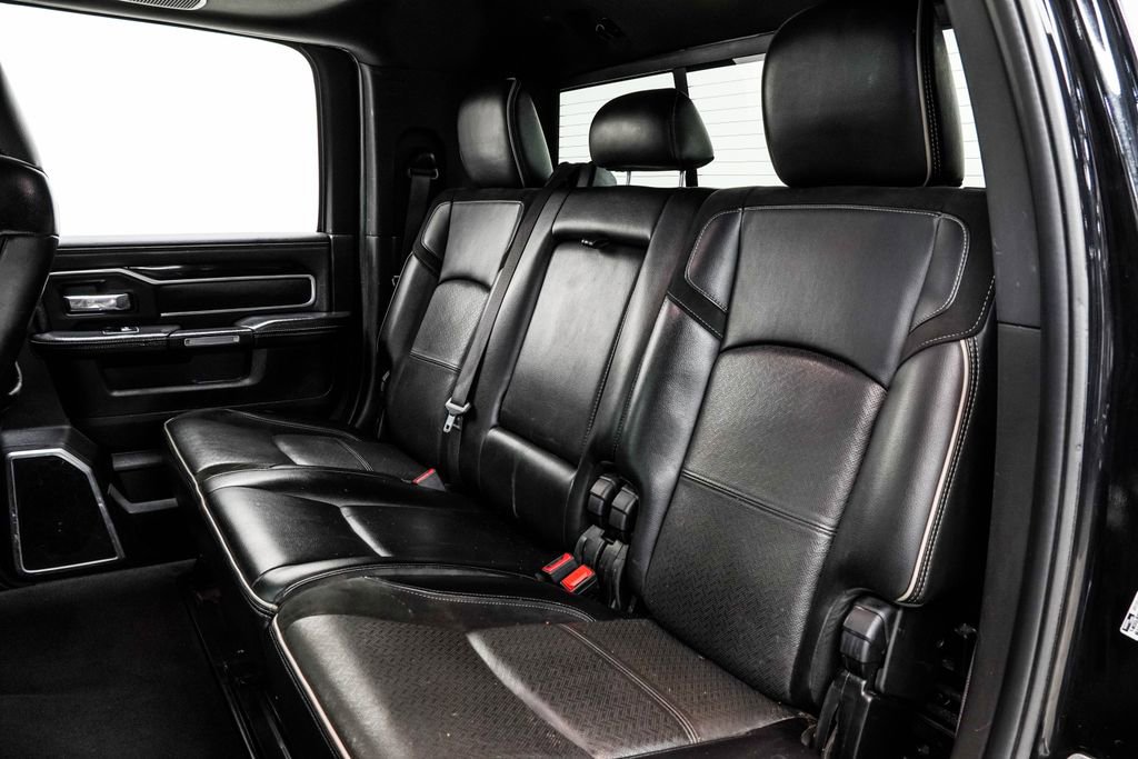 Used 2019 RAM 3500 Laramie w/ Black Appearance Package AWD/4WD image 17