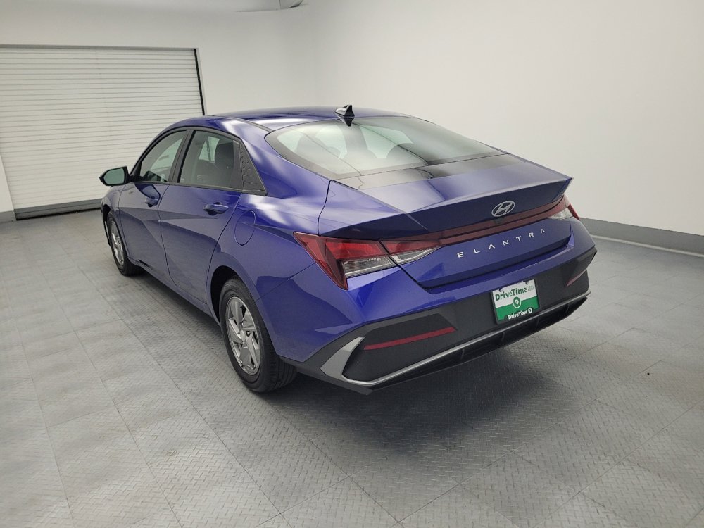 Used 2025 Hyundai Elantra SE FWD image 5